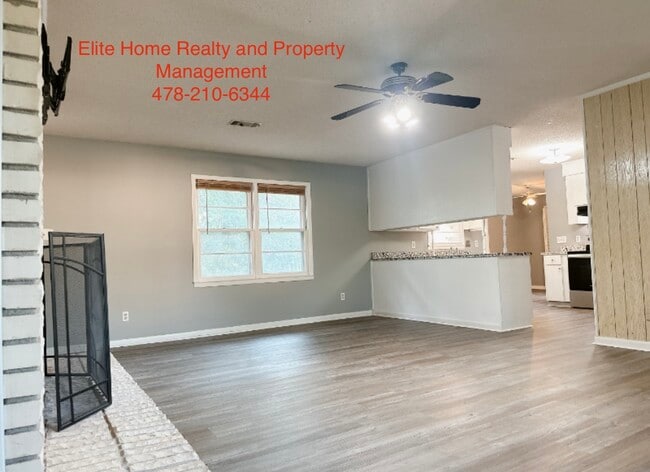 Building Photo - 233 Markwood Dr