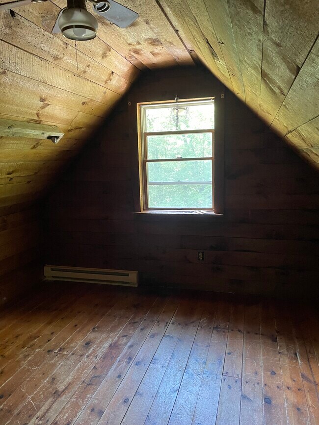 Building Photo - 331 Thorn Hill Rd