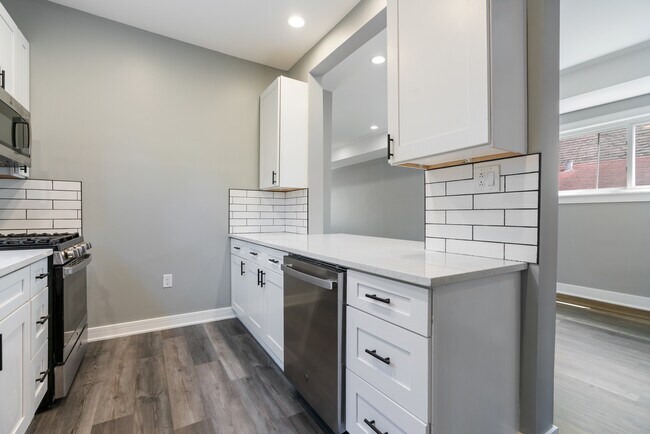 Foto del edificio - 4624 N Springfield Ave