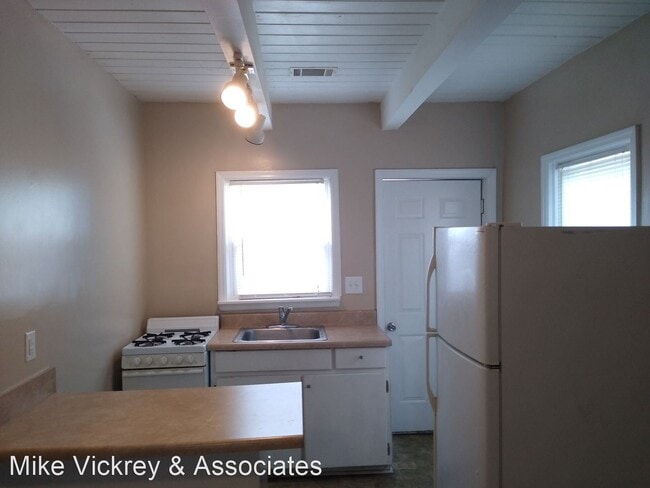 Building Photo - 601 Tisdale St