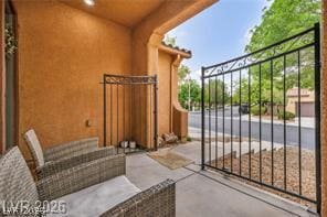 Building Photo - 617 Apricot Rose Pl