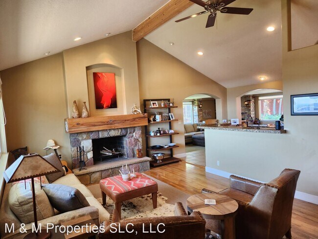 Building Photo - 3 br, 3 bath House - 3205 S Yosemite Dr