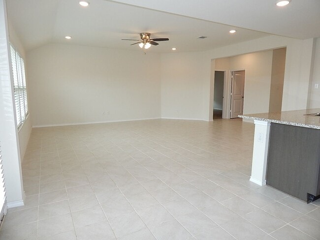 Building Photo - Adorable Home in Camden Park-Farmersville ISD!