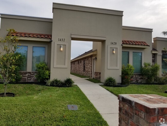 Building Photo - 1428 Leann Rimes Rd