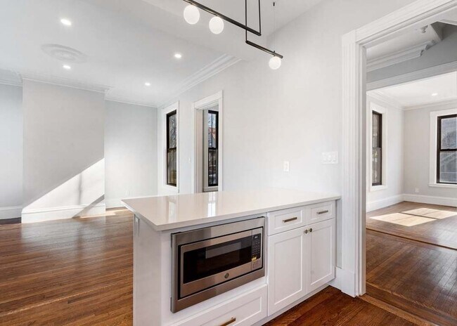 Building Photo - 31 Monadnock St