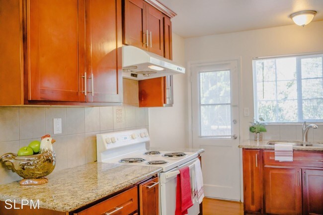 Foto del edificio - 3 br, 2 bath Apartment - 1685 Maubert Ct