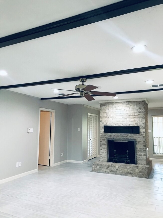 Building Photo - 3110 Springhill Dr