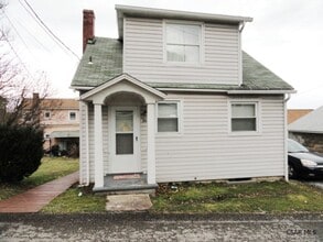 Building Photo - 660-R660 Russell Ave
