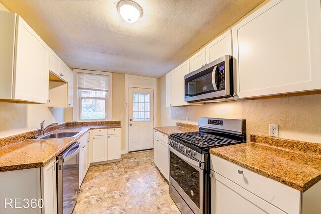Building Photo - 4 br, 1 bath House - 433 Winton Mt Washington