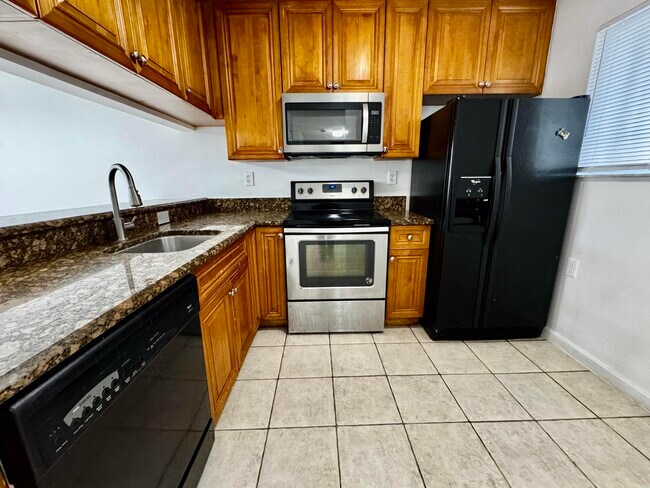 Foto del edificio - 994 Lake Terry Dr