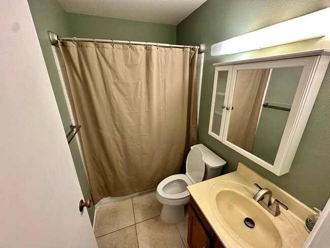 Building Photo - 6441 E Butte St