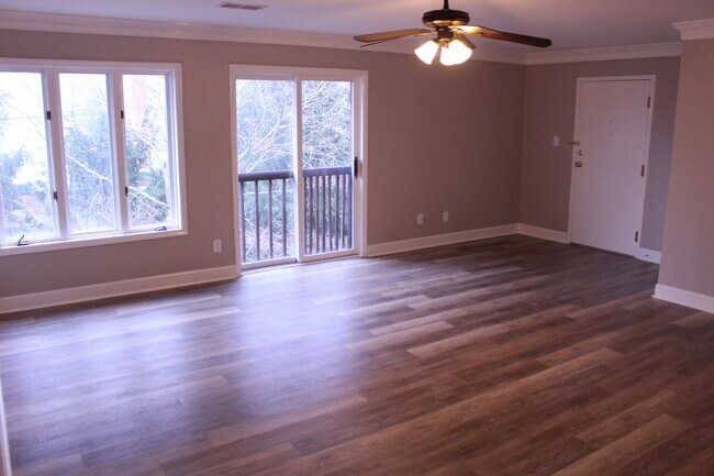 Foto del edificio - 1640 Nicholasville Rd