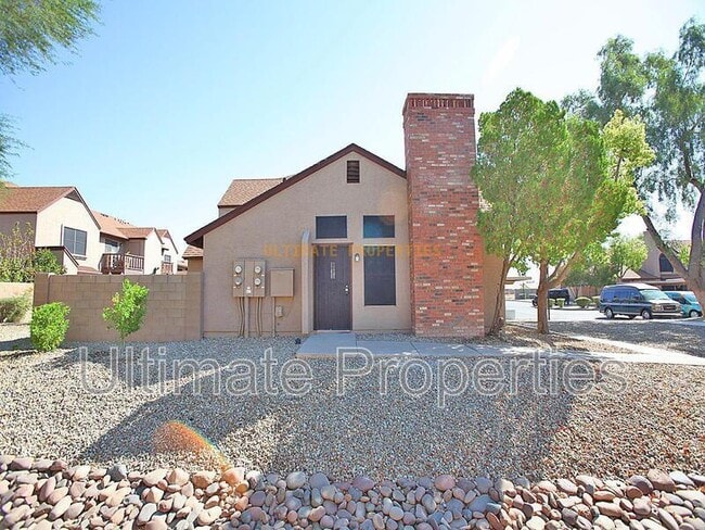 Building Photo - 7905 W Thunderbird Rd