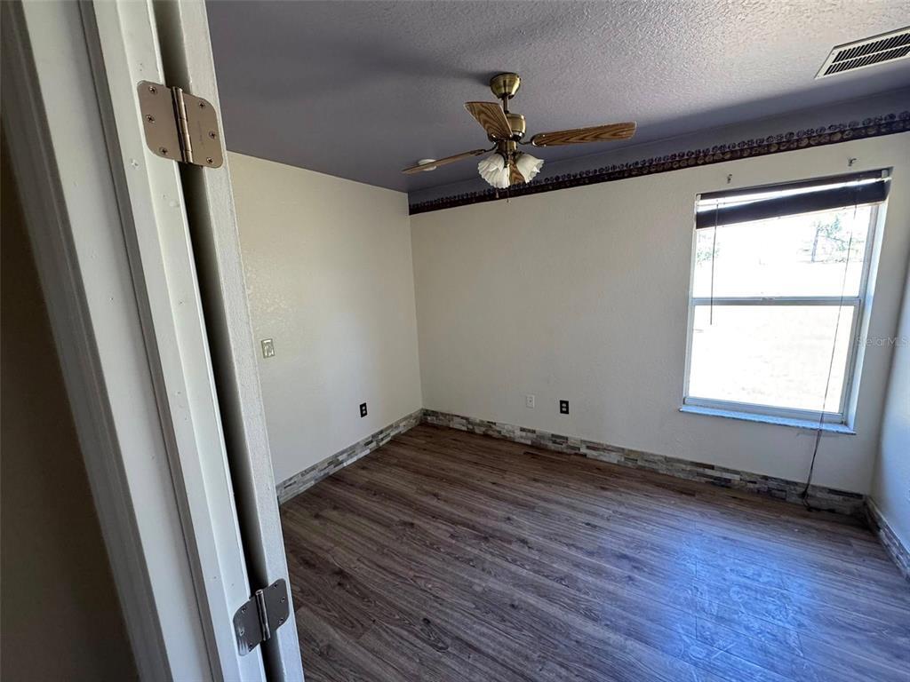 Building Photo - 14373 Irving St