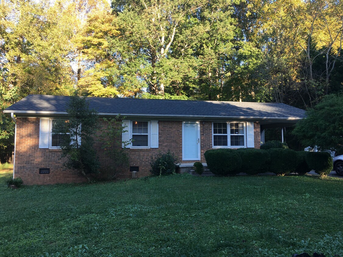 Primary Photo - 623 Lancaster Rd