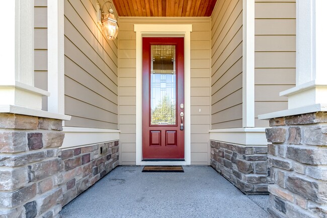 Building Photo - Beautiful Bell Hill Home in DuPont