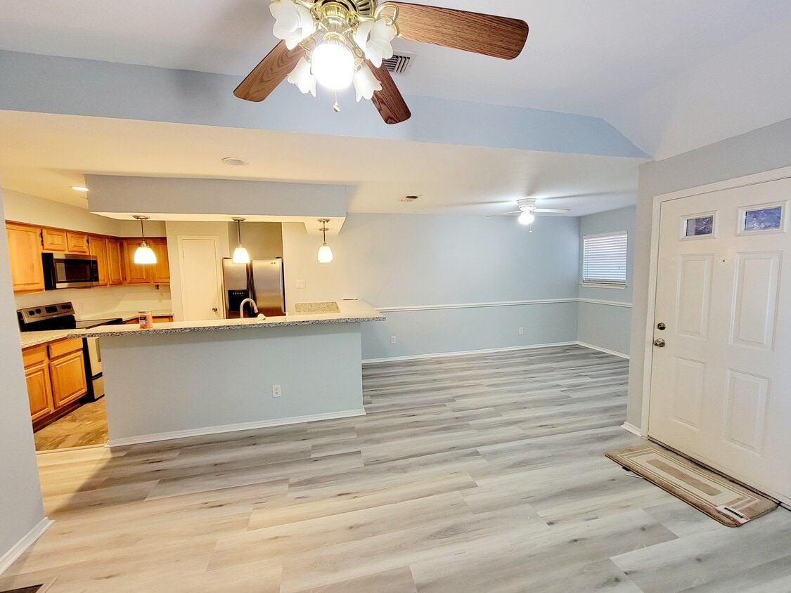 Foto principal - 1103 Dulles Ave