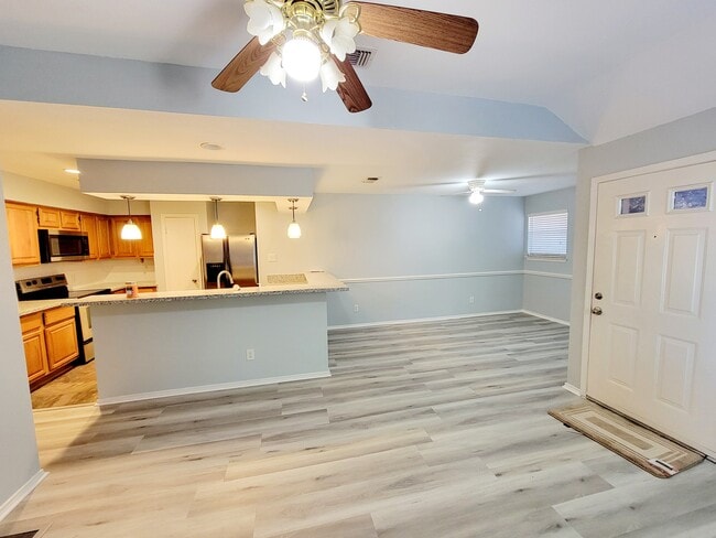 Photo - 1103 Dulles Ave Apartment