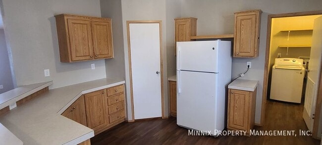 Building Photo - 304 SE 4th St