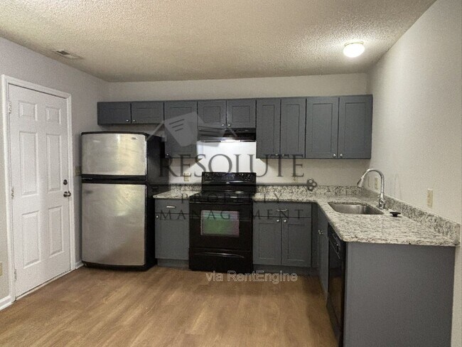 Building Photo - 817 Dalewood Dr