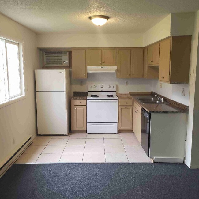 1003 Colonial Dr Unit 2, Benton Harbor, MI 49022 Room for Rent in