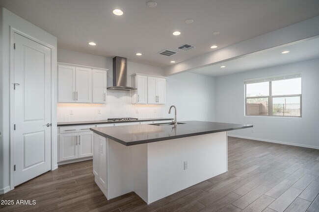 Foto del edificio - 9036 S 169th Dr