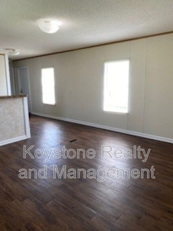Building Photo - 810 Monroe Ln