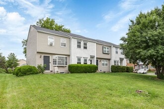 Building Photo - 2588 Sandbury Blvd