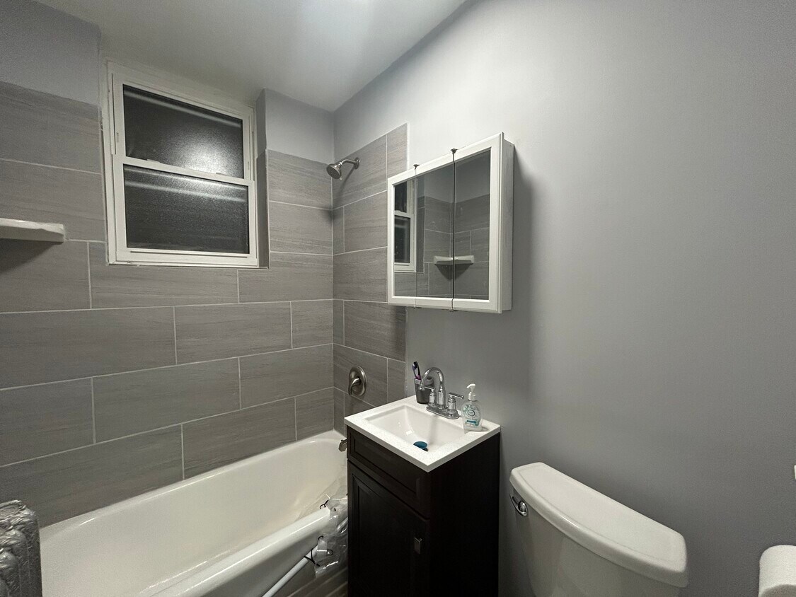 Foto del edificio - 6956 N Ashland Ave