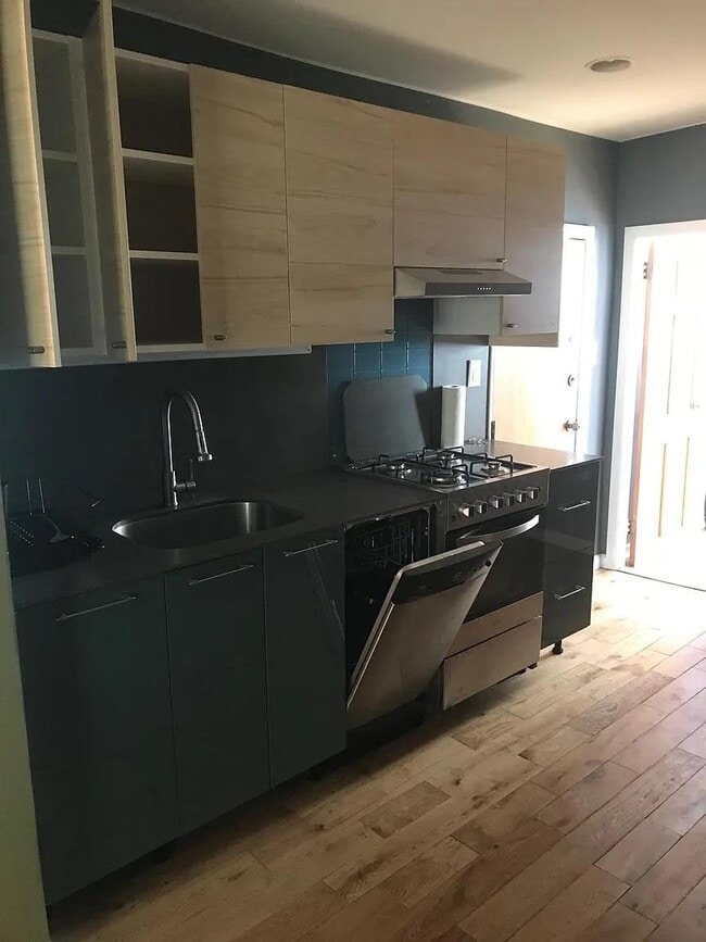 Building Photo - 14 Lincoln St