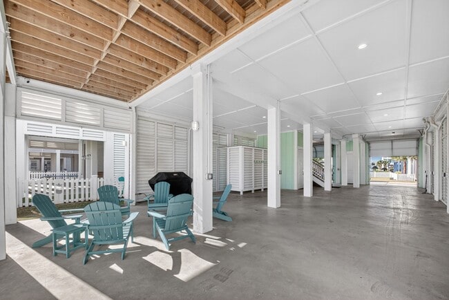 Foto del edificio - 3815 Seabreeze Ln