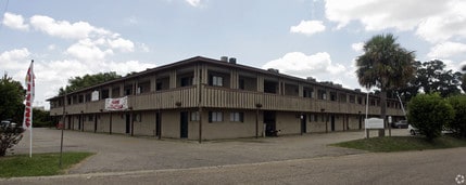 Building Photo - Summer Grove