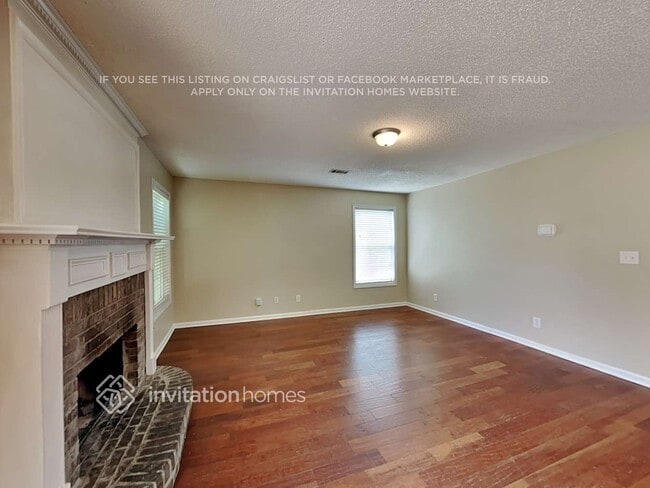 Building Photo - 3026 Lincoln Log Way