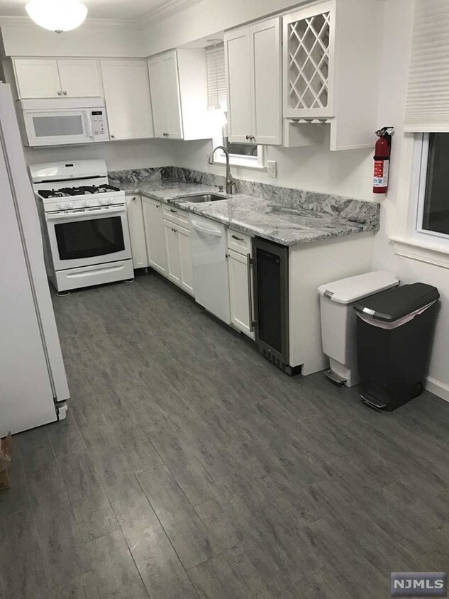 Foto principal - 128 Bergen St