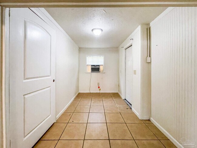 Foto del edificio - 5771 Coronada Blvd
