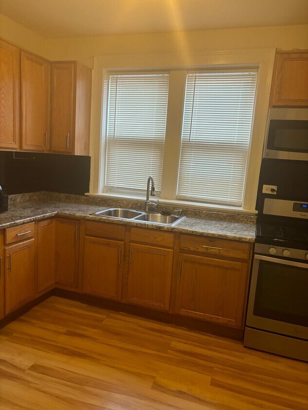 Foto principal - 7518 N Claremont Ave