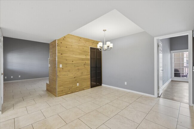 Foto del edificio - 7800 E Lincoln Dr