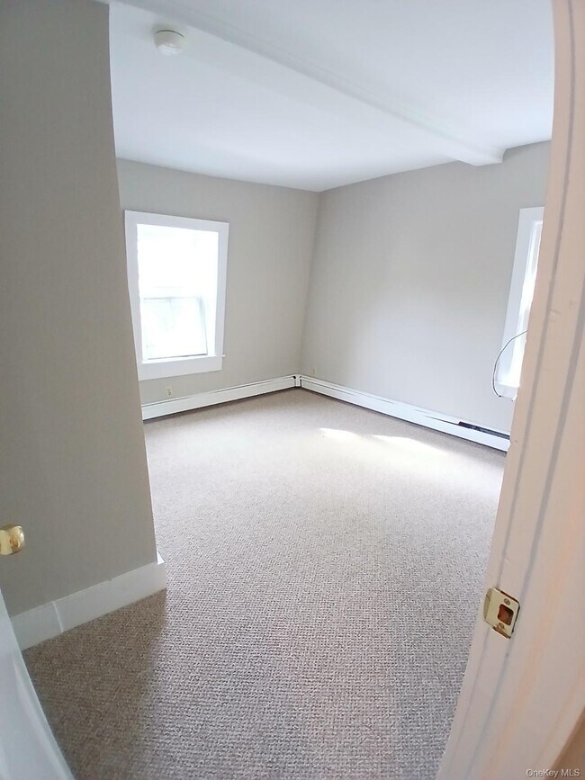 Foto del edificio - 28 Alden Pl