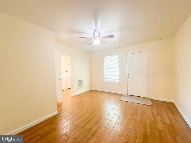 Foto del edificio - 2213 Matthew Henson Ave