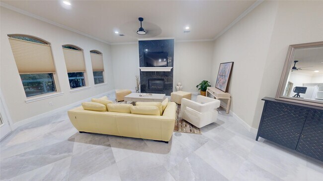 Foto del edificio - 119 April Waters Dr W