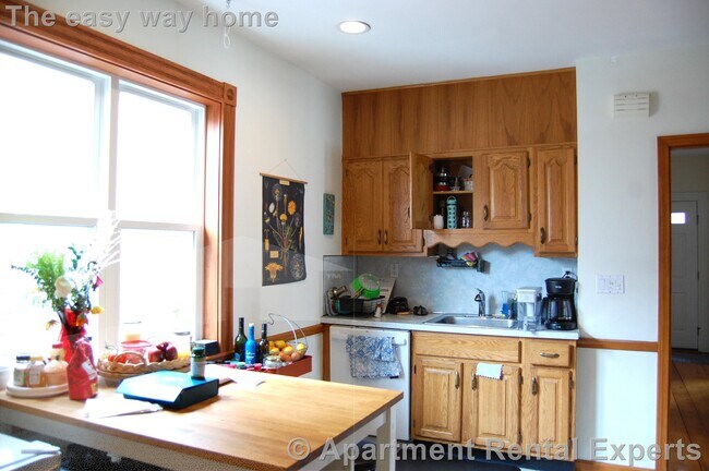 Building Photo - 14A Cottage Ave Unit #2