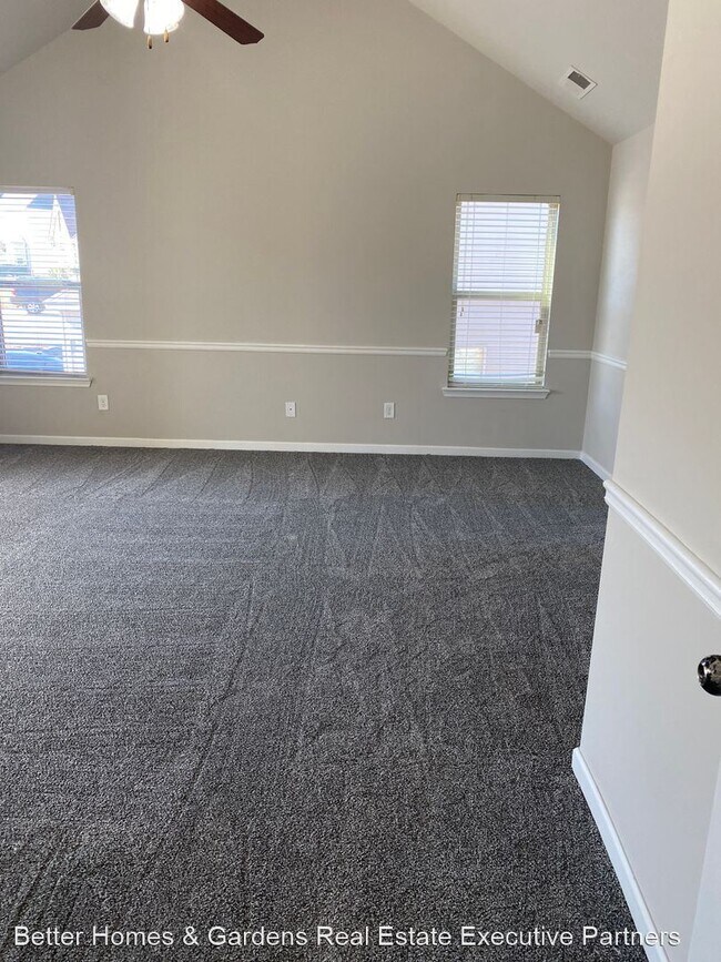 Foto del edificio - 5 br, 3 bath House - 3005 Burgess Street