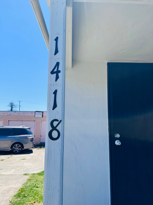 Building Photo - 1418 55th Ave