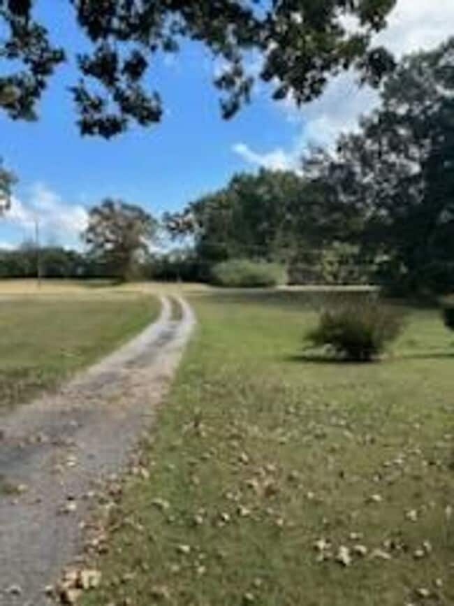 Foto del edificio - 3 bdr 1 bath Country living. Near I40. Sits on 1 acre.