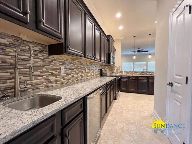 Foto del edificio - Gorgeous 4 Bedroom Home in FWB!