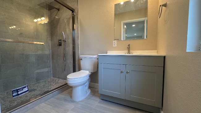 Building Photo - 39391 Tiburon Dr