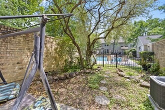 Building Photo - 2030 Plantation Dr