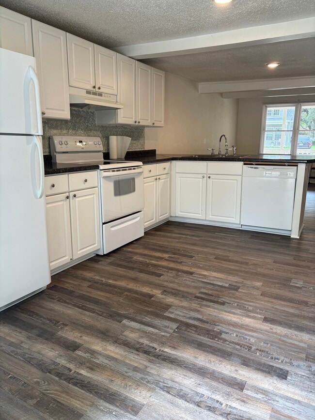 Kitchen - 2307 8th Ave
