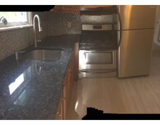 Building Photo - 2 bedroom in Westport MA 02790