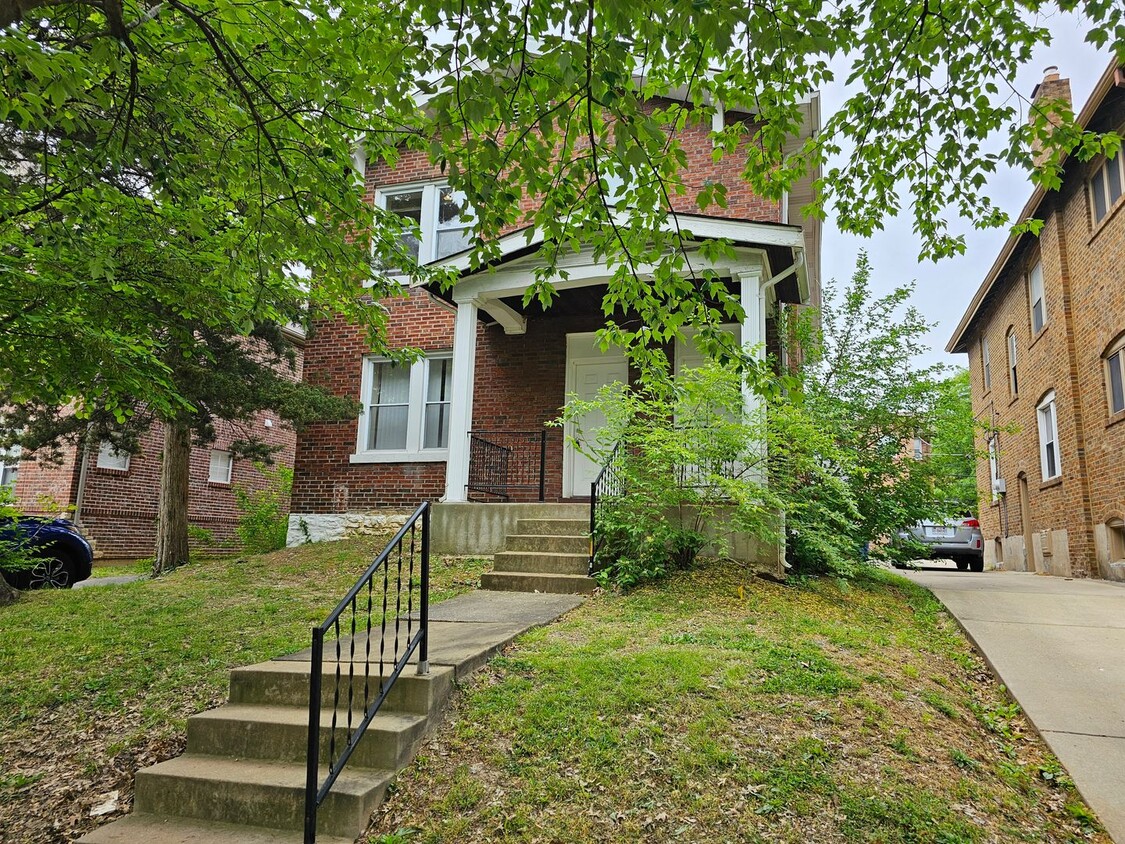 Building Photo - 7204 Tulane Ave